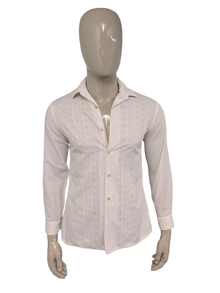 Camicia vintage degli anni '70. Beige con dettagli in pizzo. Taglia M. Slimt fit.