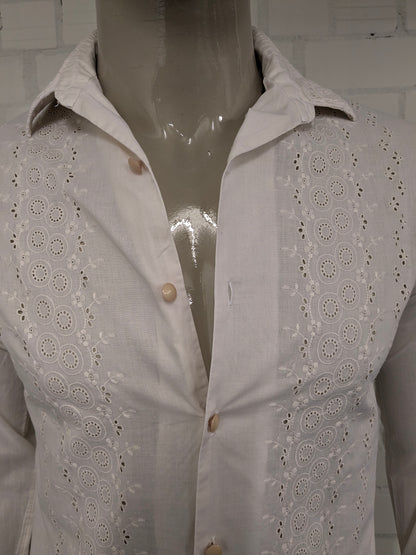 Camicia vintage degli anni '70. Beige con dettagli in pizzo. Taglia M. Slimt fit.