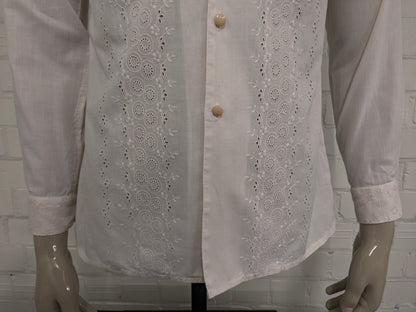 Camicia vintage degli anni '70. Beige con dettagli in pizzo. Taglia M. Slimt fit.