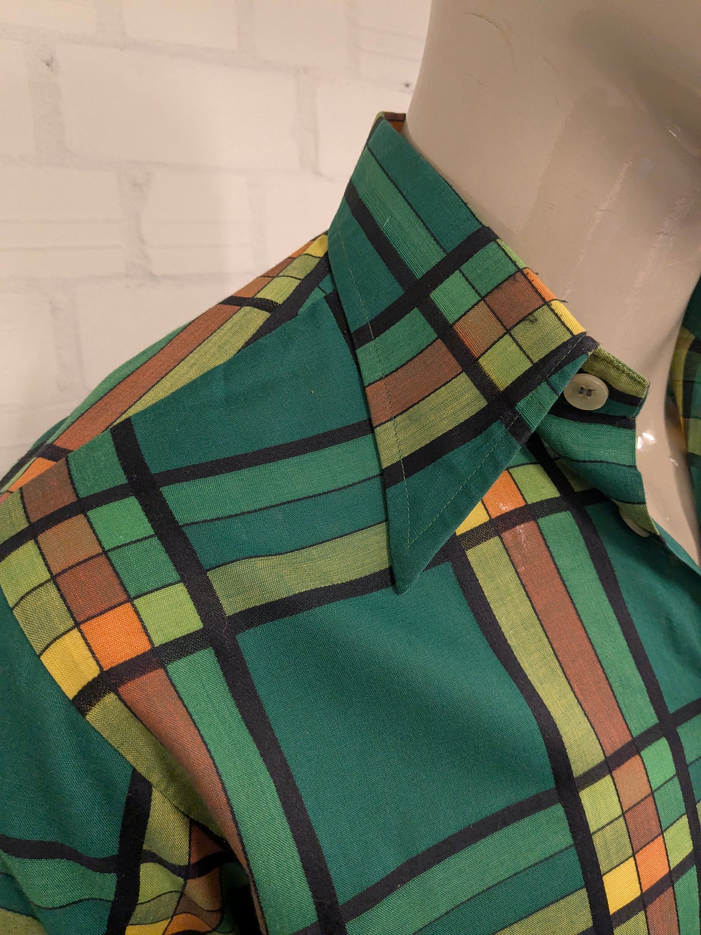 Vintage 70's Modell Paris shirt with point collar. Green yellow orange black checked. Size L.