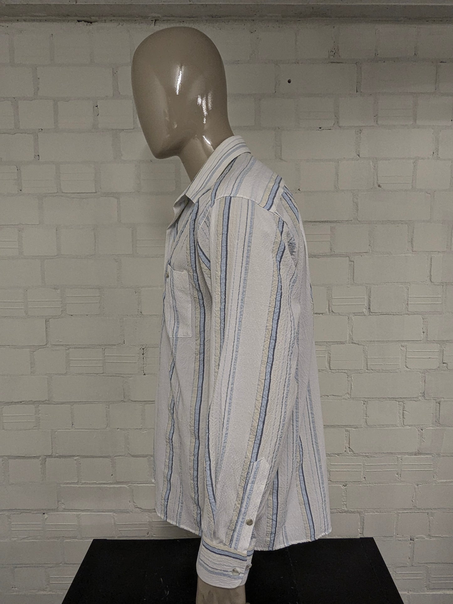 Vintage ABBA Classic Wrinkle shirt with point collar. Blue white yellow striped. Size L.