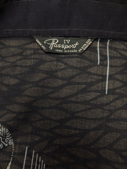 Vintage IV Passport licht doorschijnend overhemd. Zwart Blauw Beige print. Maat M.