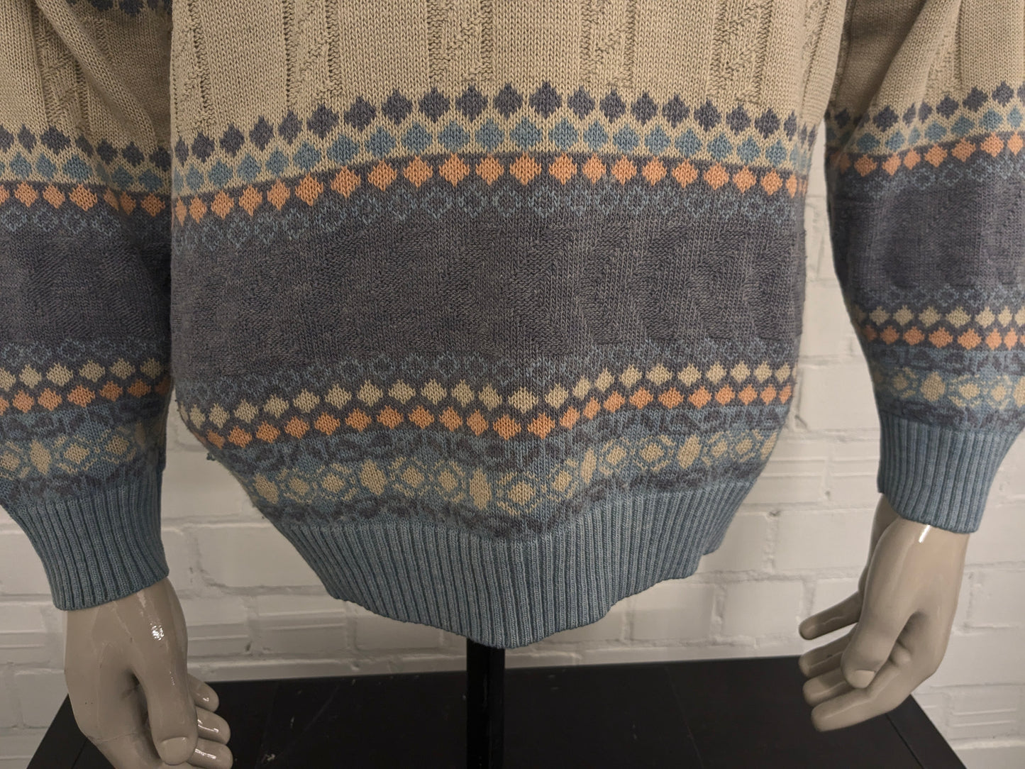 Vintage Armand Thiery polo trui. Beige Lila Blauw Oranje gekleurd. Maat L.