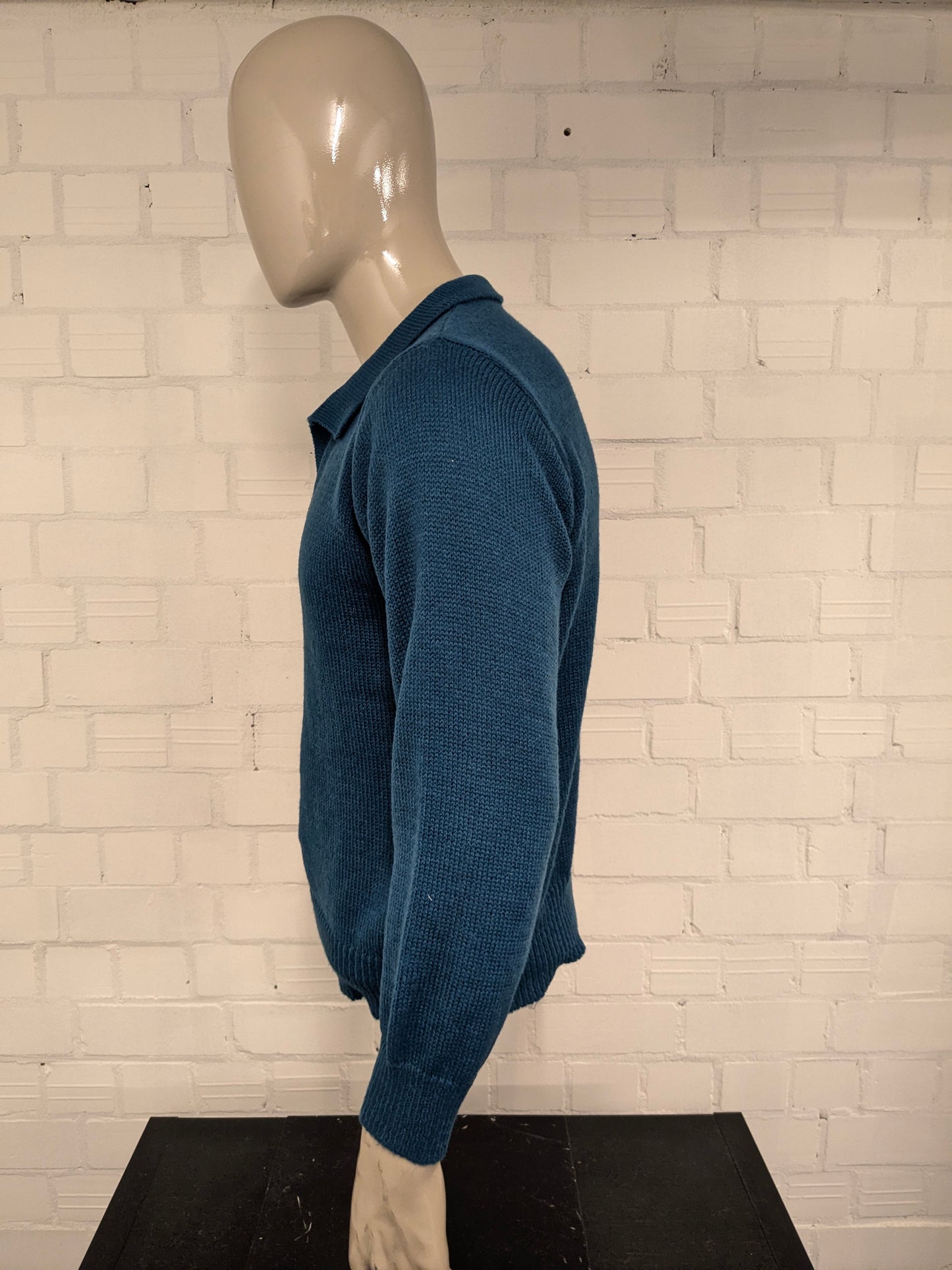 Vintage polo trui. Groen gekleurd. Maat XL.