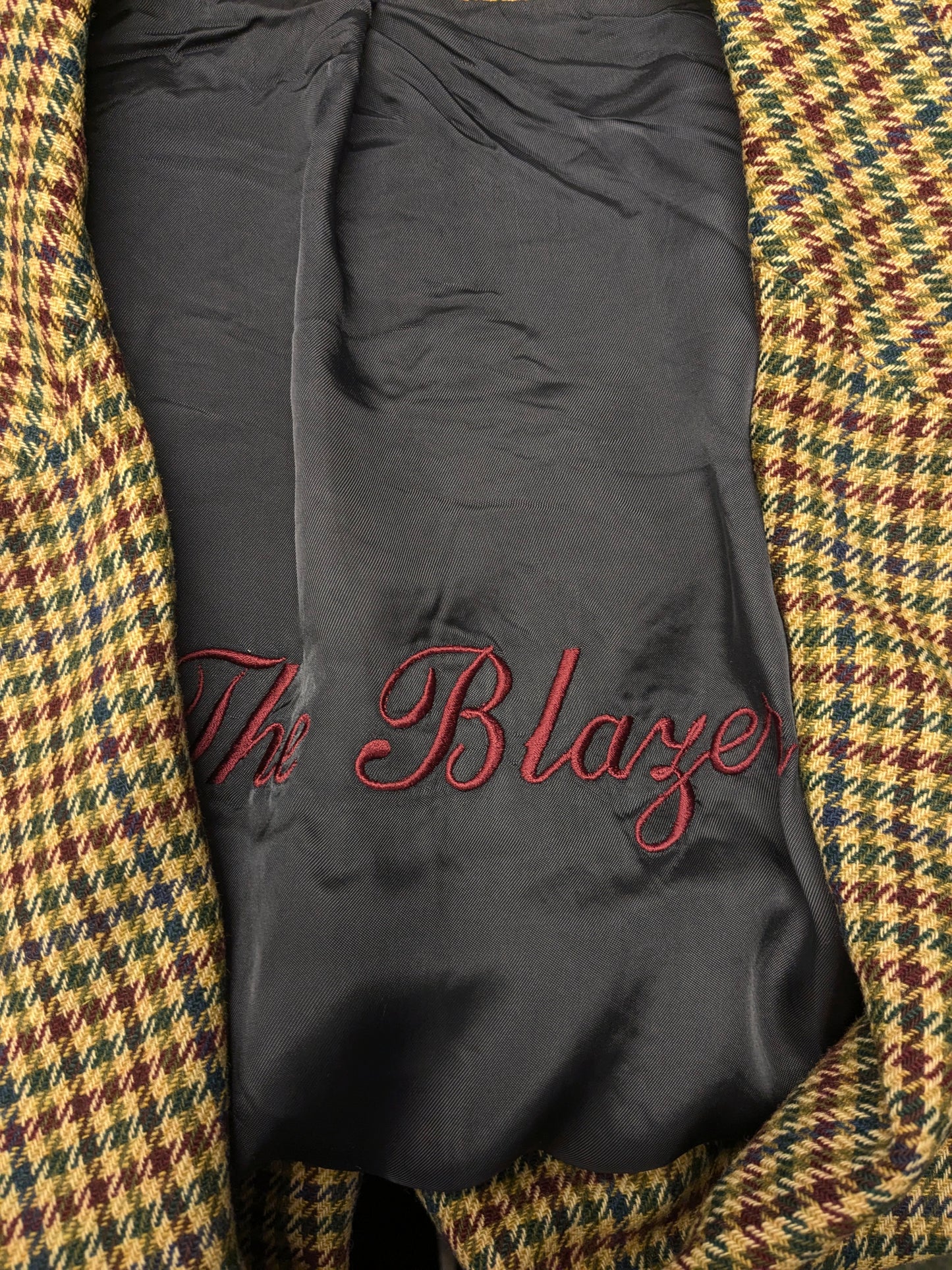 Vintage gant "The Blazer" woolen jacket with elbow strokes. Green red blue blocked. Size 54.