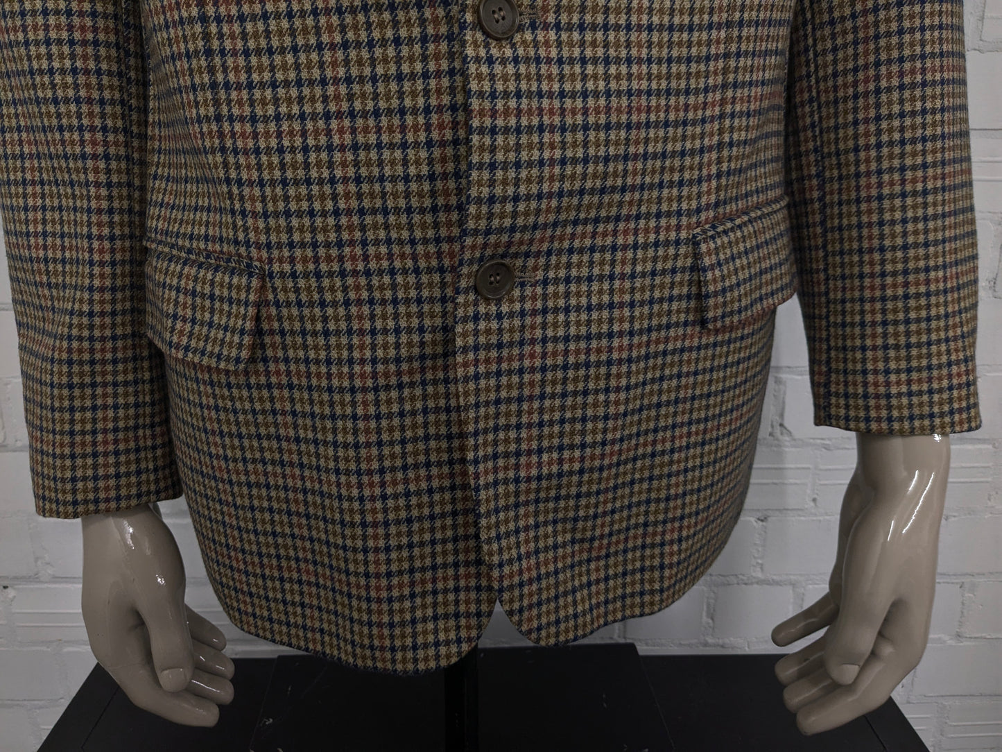 Vintage Marco Fellini woolen jacket. Green blue red motif. Size 54.