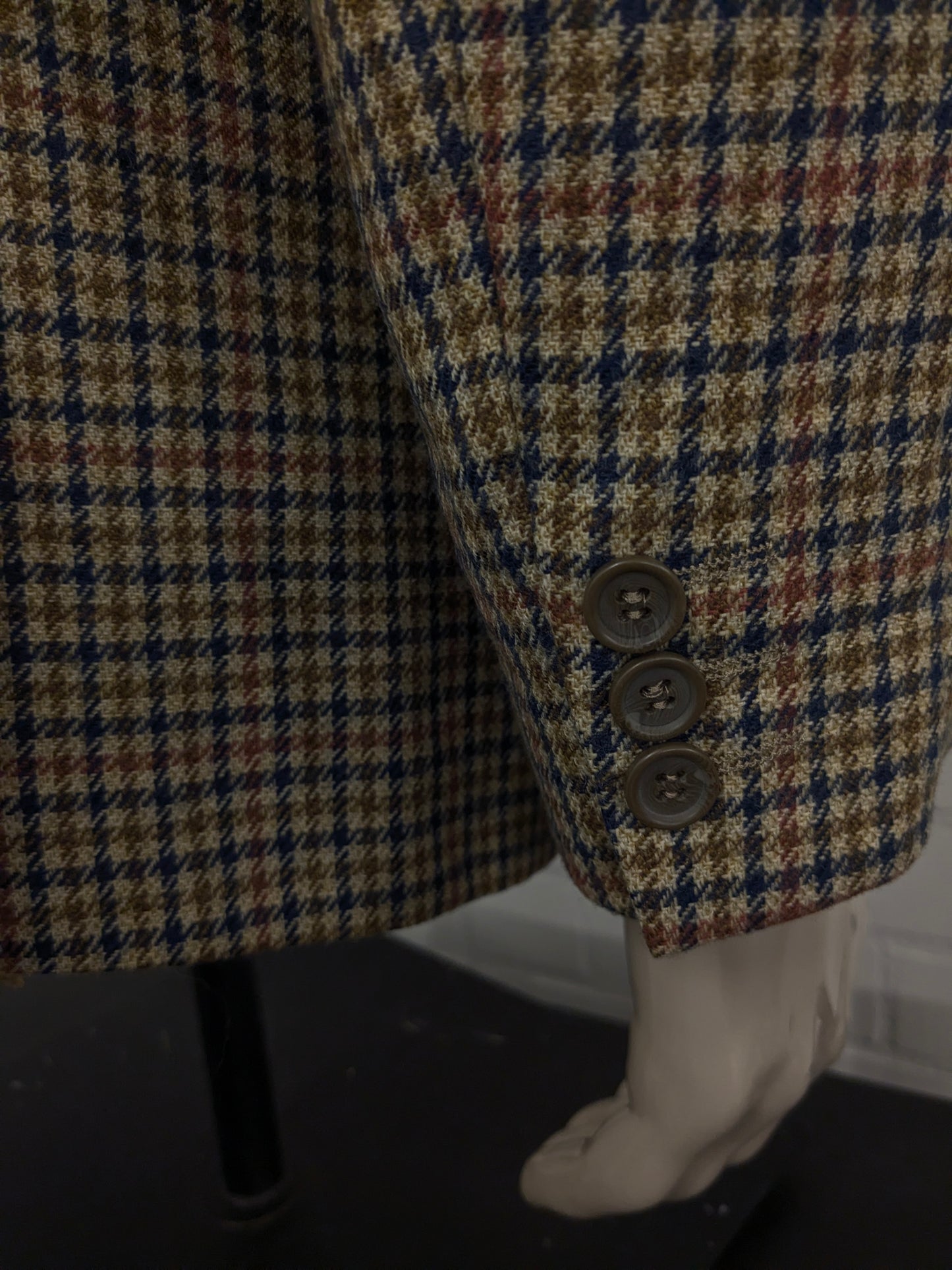 Vintage Marco Fellini woolen jacket. Green blue red motif. Size 54.