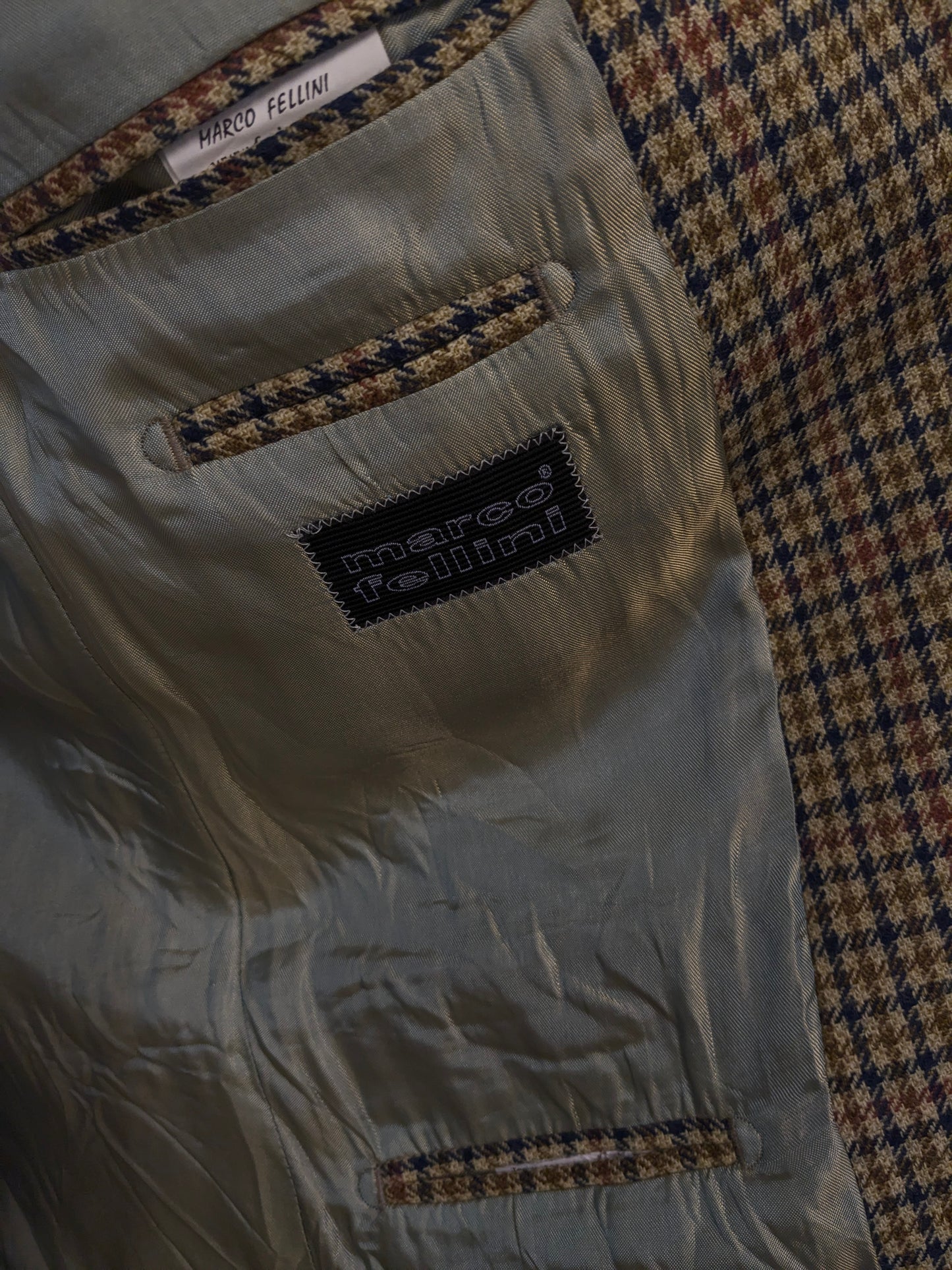 Vintage Marco Fellini woolen jacket. Green blue red motif. Size 54.