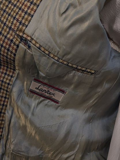 Vintage Marco Fellini woolen jacket. Green blue red motif. Size 54.