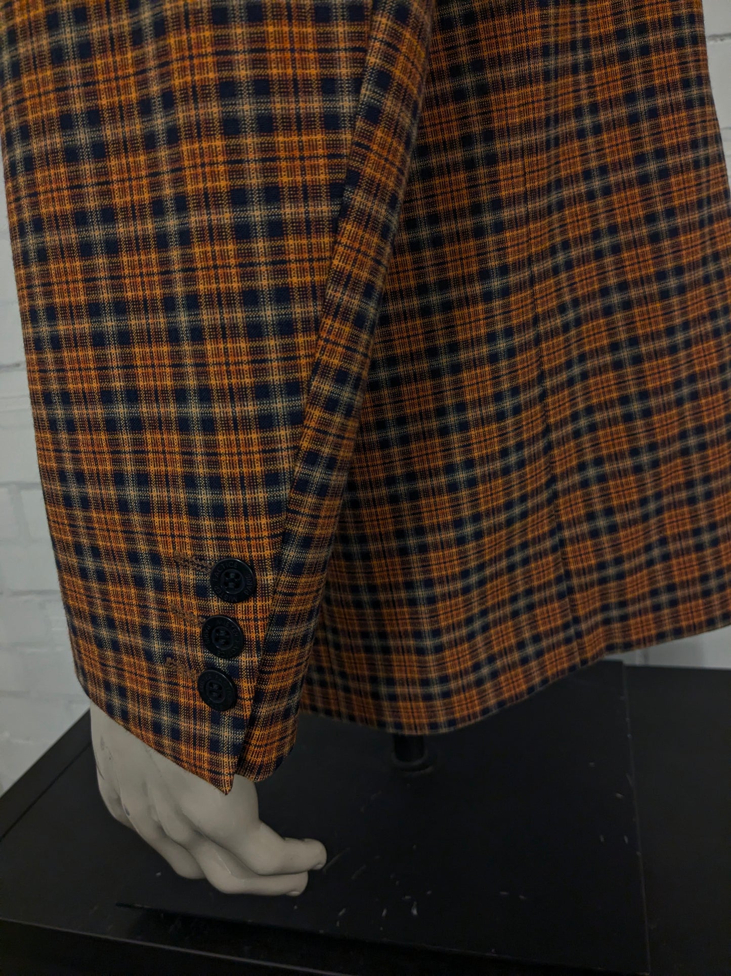Veste en laine vintage Mister Factice. Orange jaune noir vérifié. Taille 56 / XL.