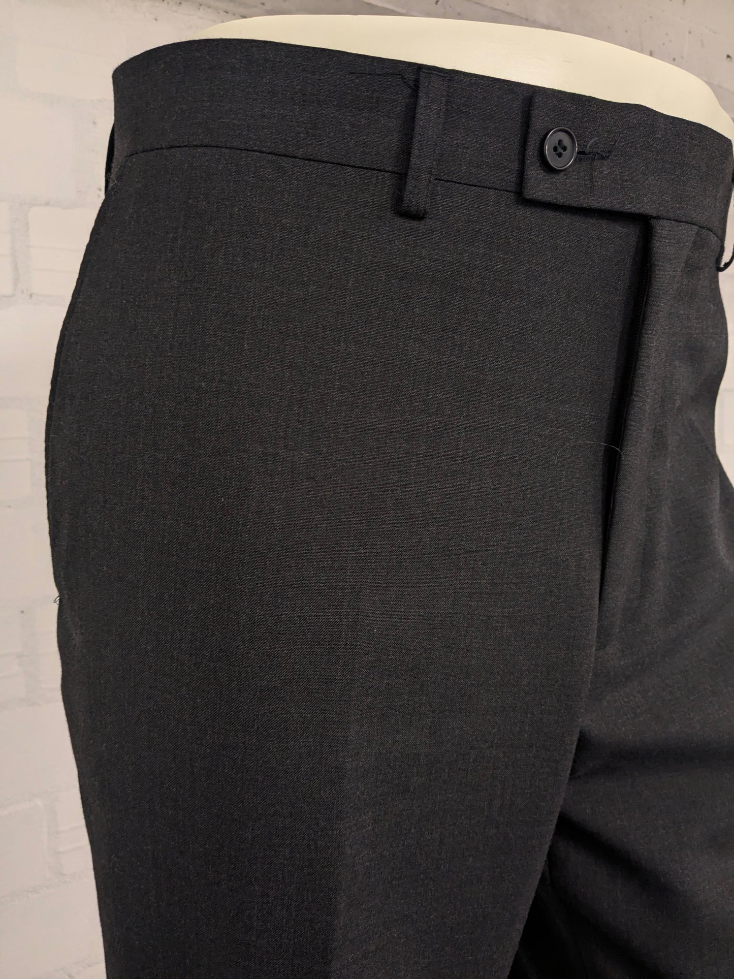 Pantalon en laine licona. Gris foncé mélangé. Taille 56 / XL.