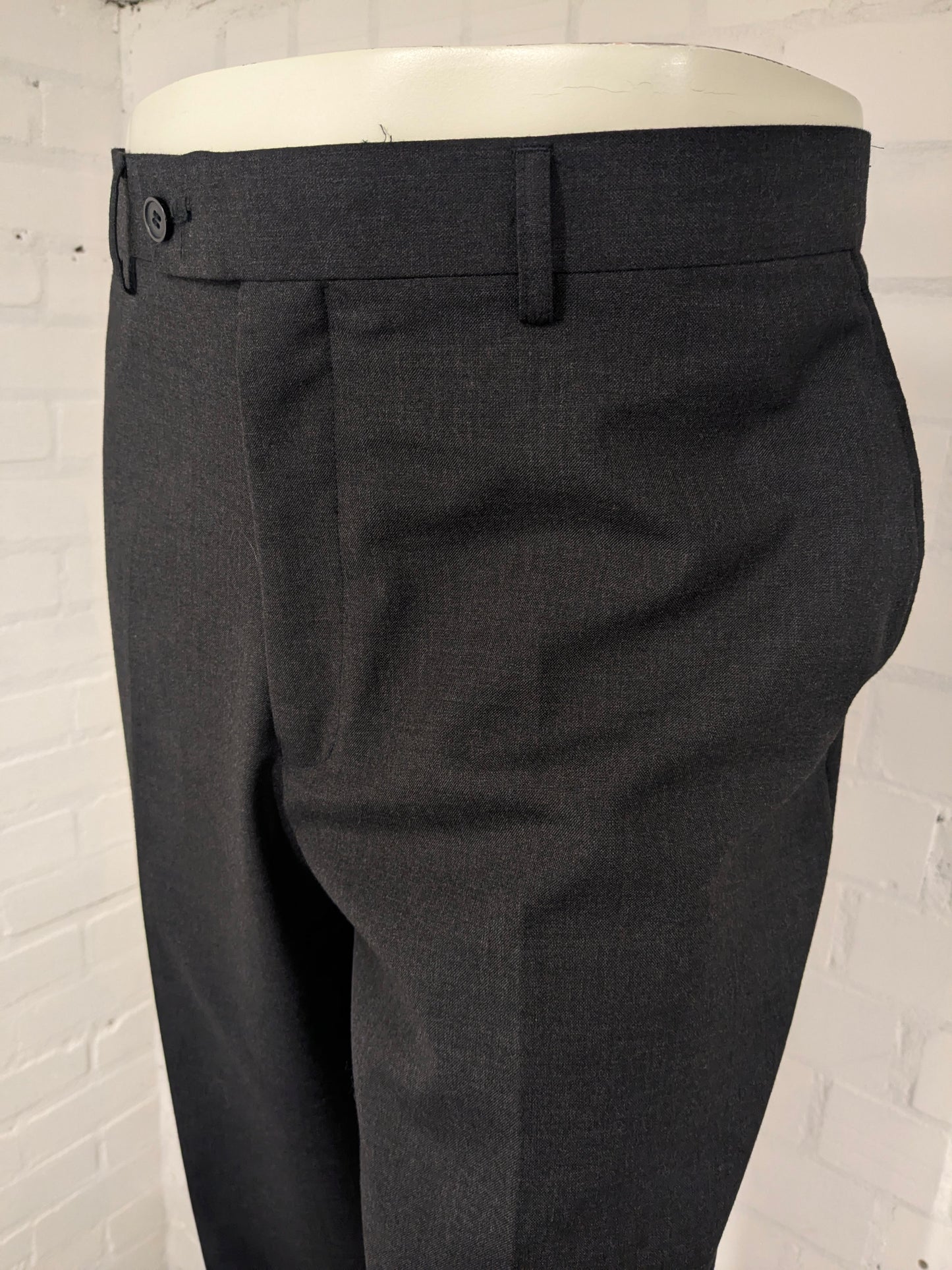 Pantalon en laine licona. Gris foncé mélangé. Taille 56 / XL.