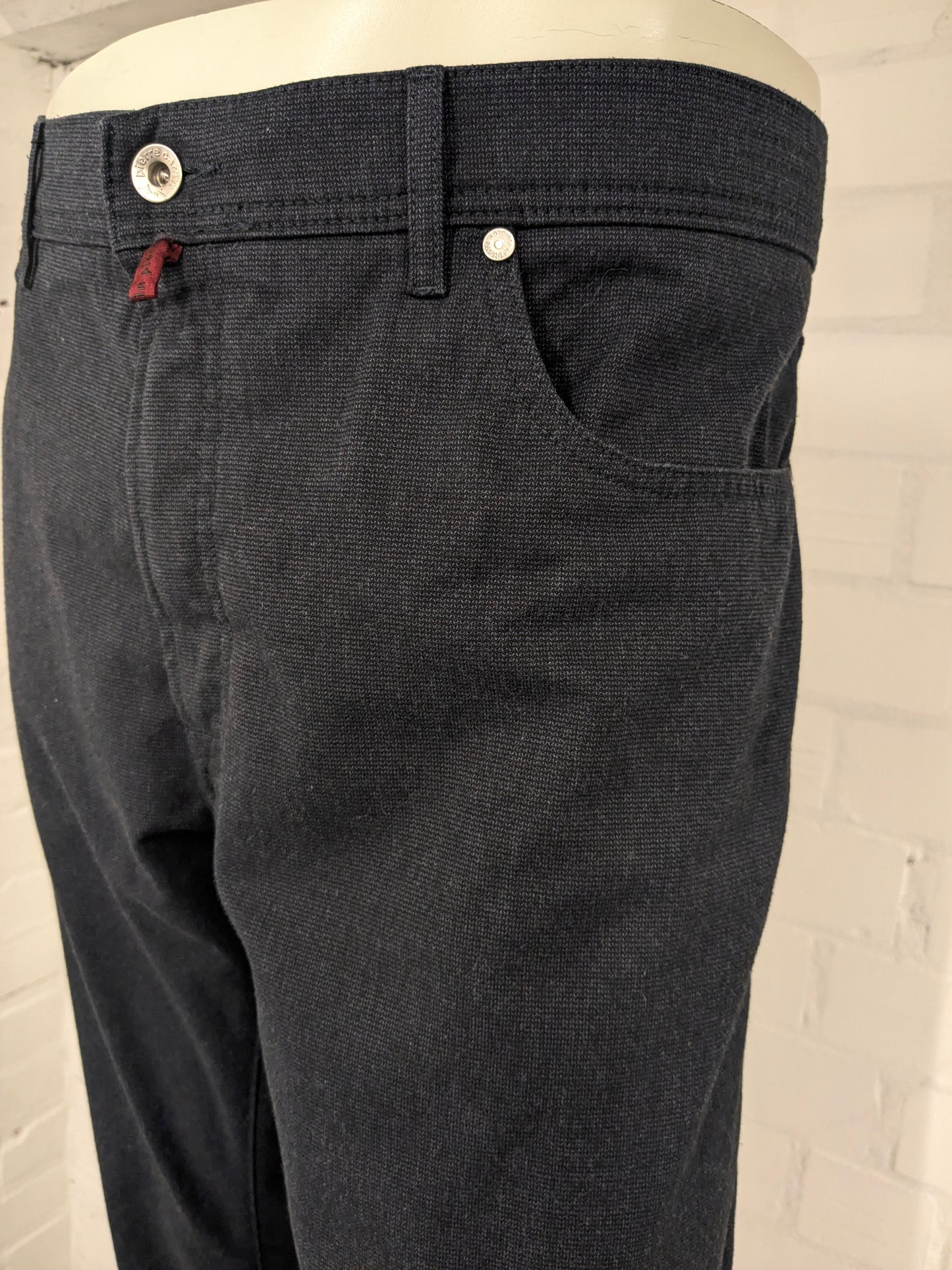 Pierre Cardin Broek. Grigio scuro miscelato. Taglia W44 - L32. Tinto Filo. Fit Lyon Type.