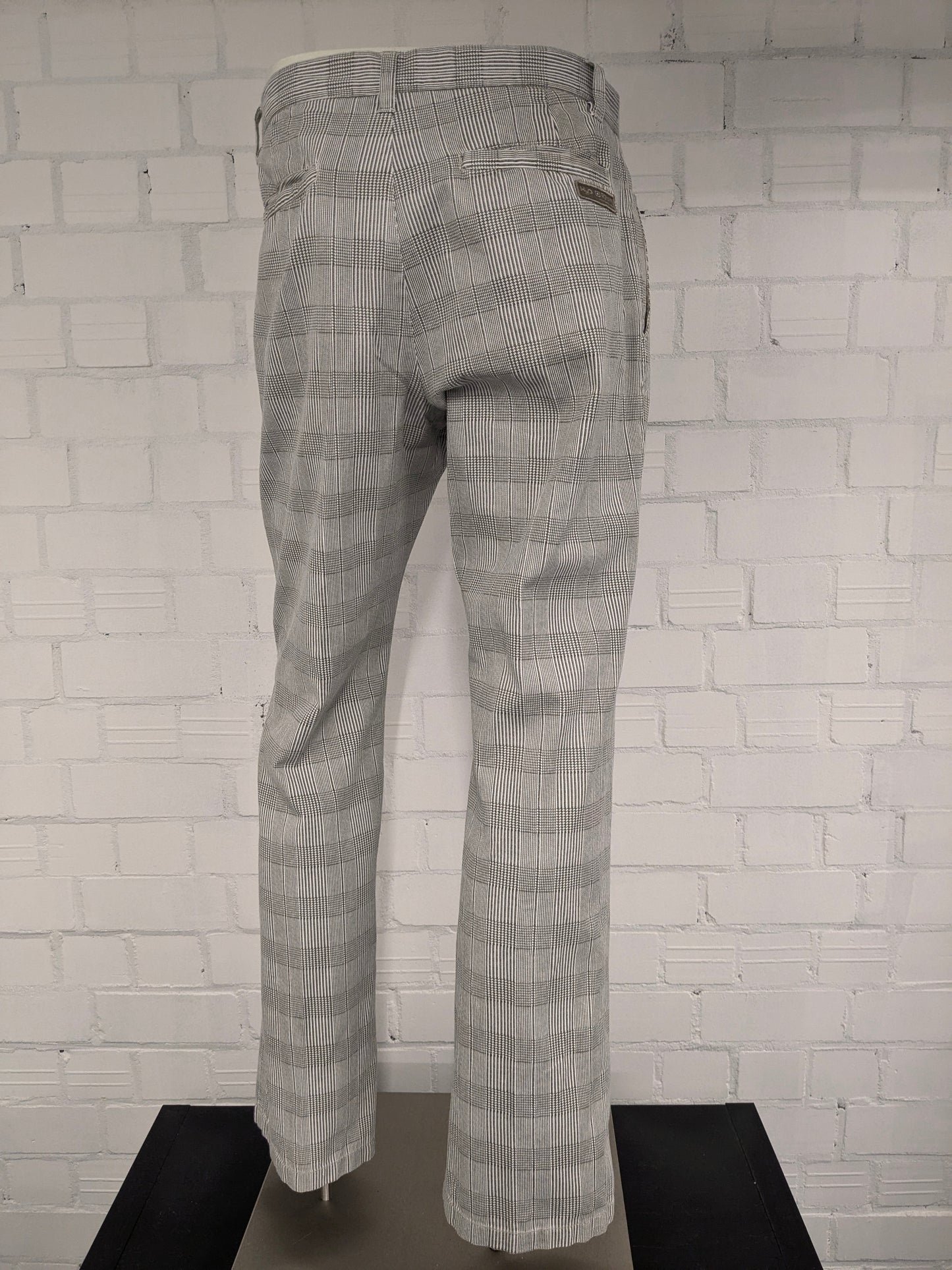 H2O Equip pants / trousers. Beige gray checked. Size W33 - L34.