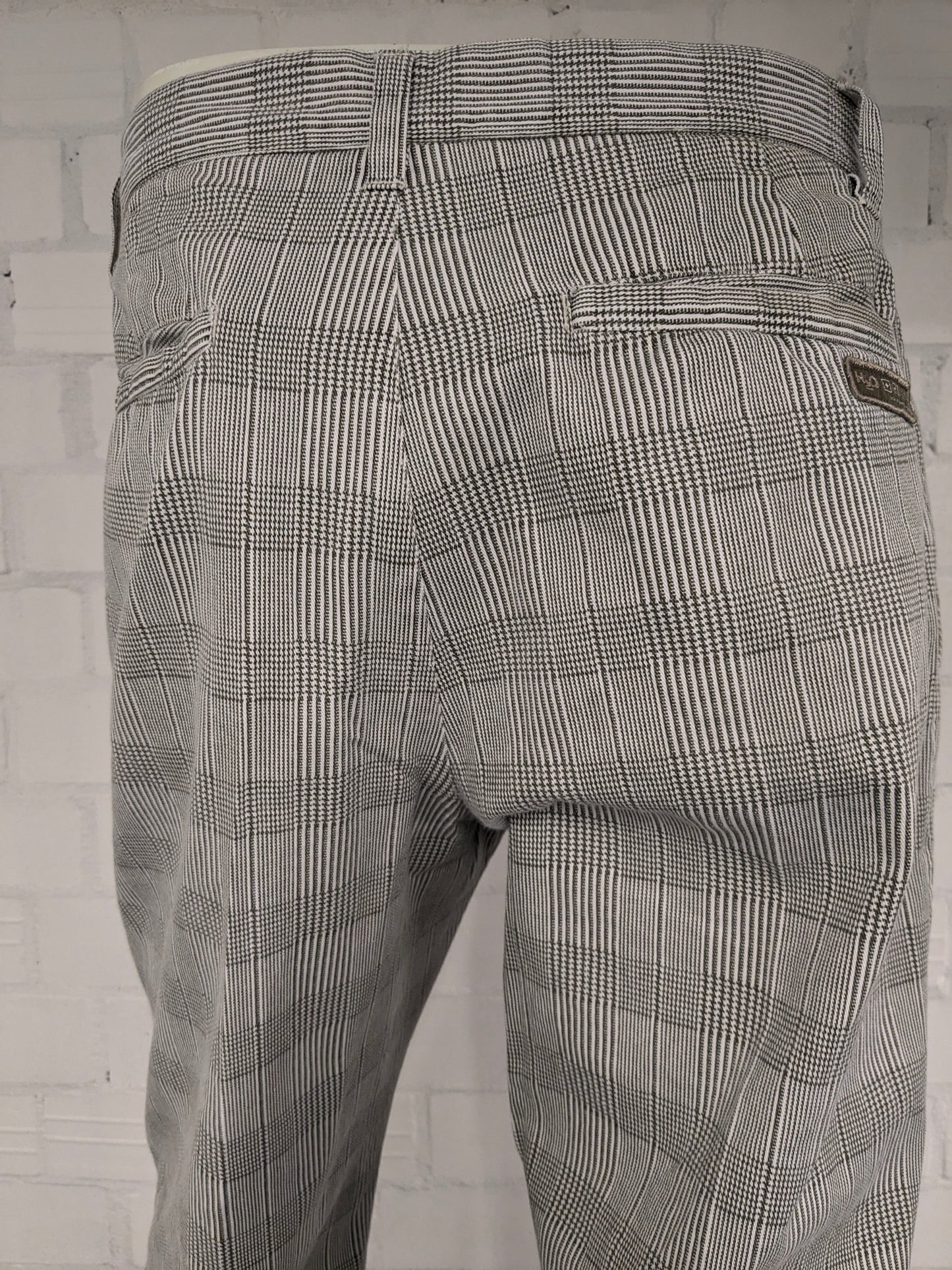 H2O Equip pants / trousers. Beige gray checked. Size W33 - L34.