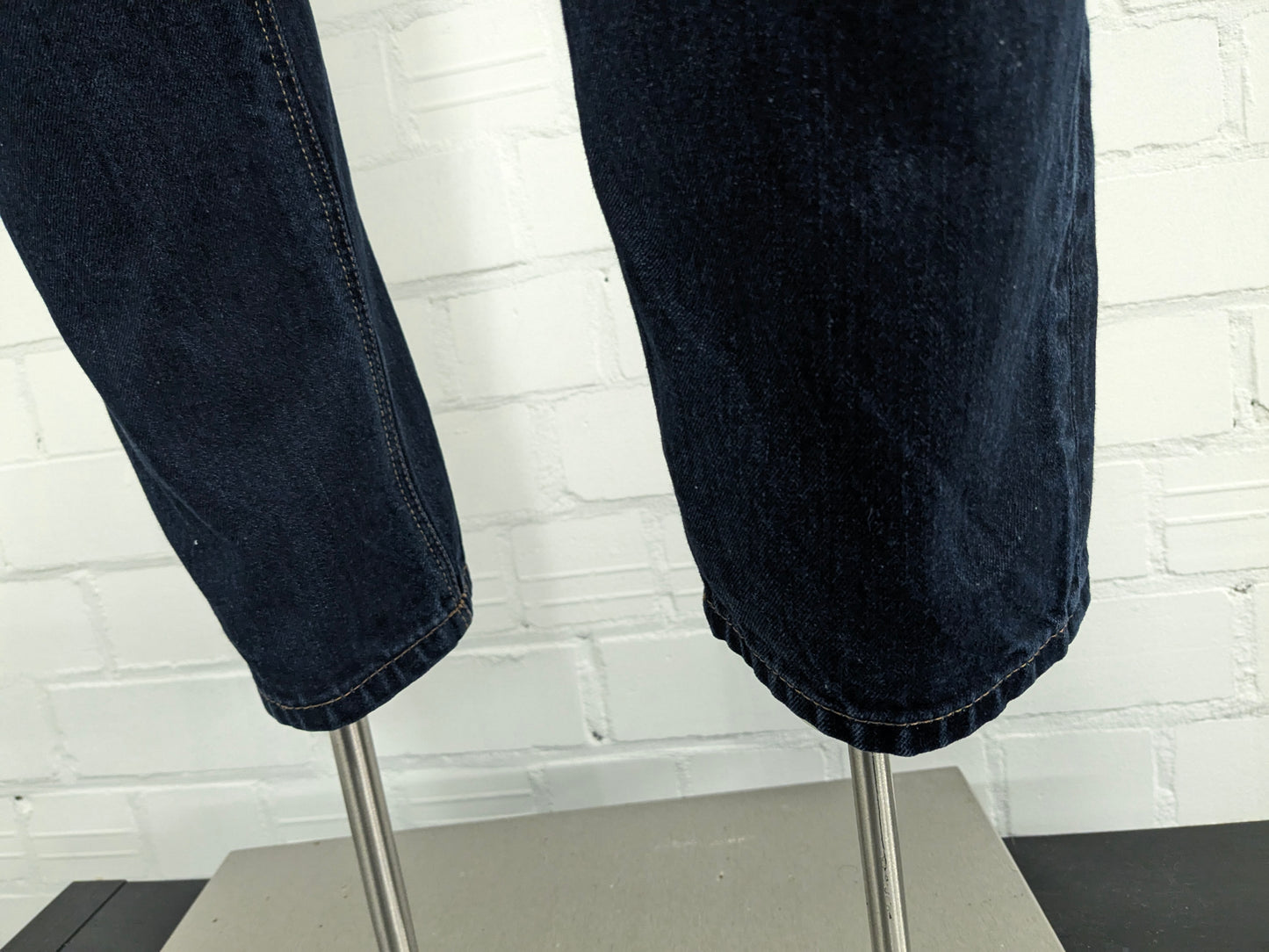 Edc Denim Jeans. Dark blue colored. Size W30 - L32. Straight. Fit.