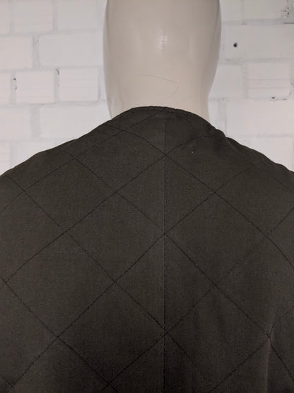 Casual Wear Ledermantel mit Pressebergen. Dunkelbraun gefärbt. Größe L.