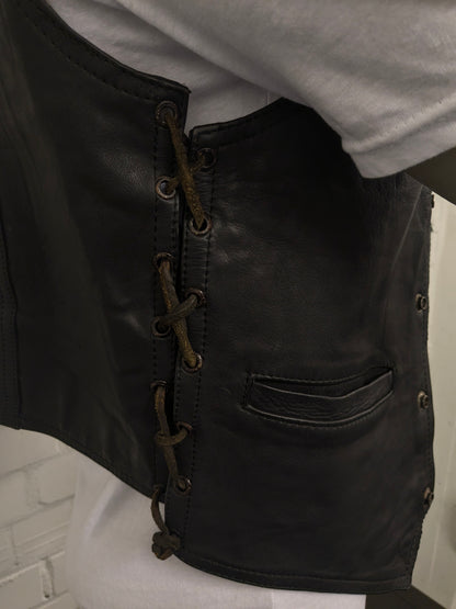 SIBA Chaleco de cuero de doble lado con aplicaciones veteranas. Color negro. Tamaño M.