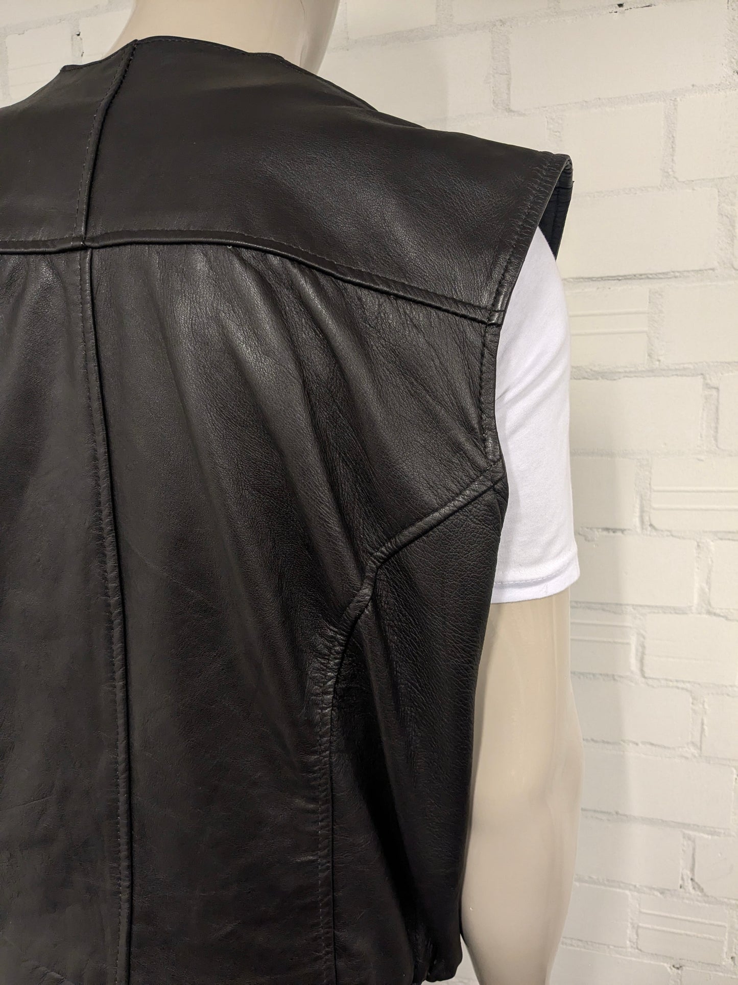 Chaussure de corps en cuir à double face vintage avec 1 poche intérieure. Couleur brun foncé. Taille xl.