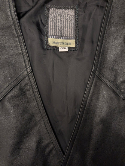 Vintage Man's World dubbelzijdig leren gilet met drukknopen. Zwart gekleurd. 2 binnenzakken. Maat XL.