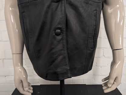 Vintage dubbelzijdig leren gilet. Zwart gekleurd. Langer model. (riem ontbreekt). Maat XL.