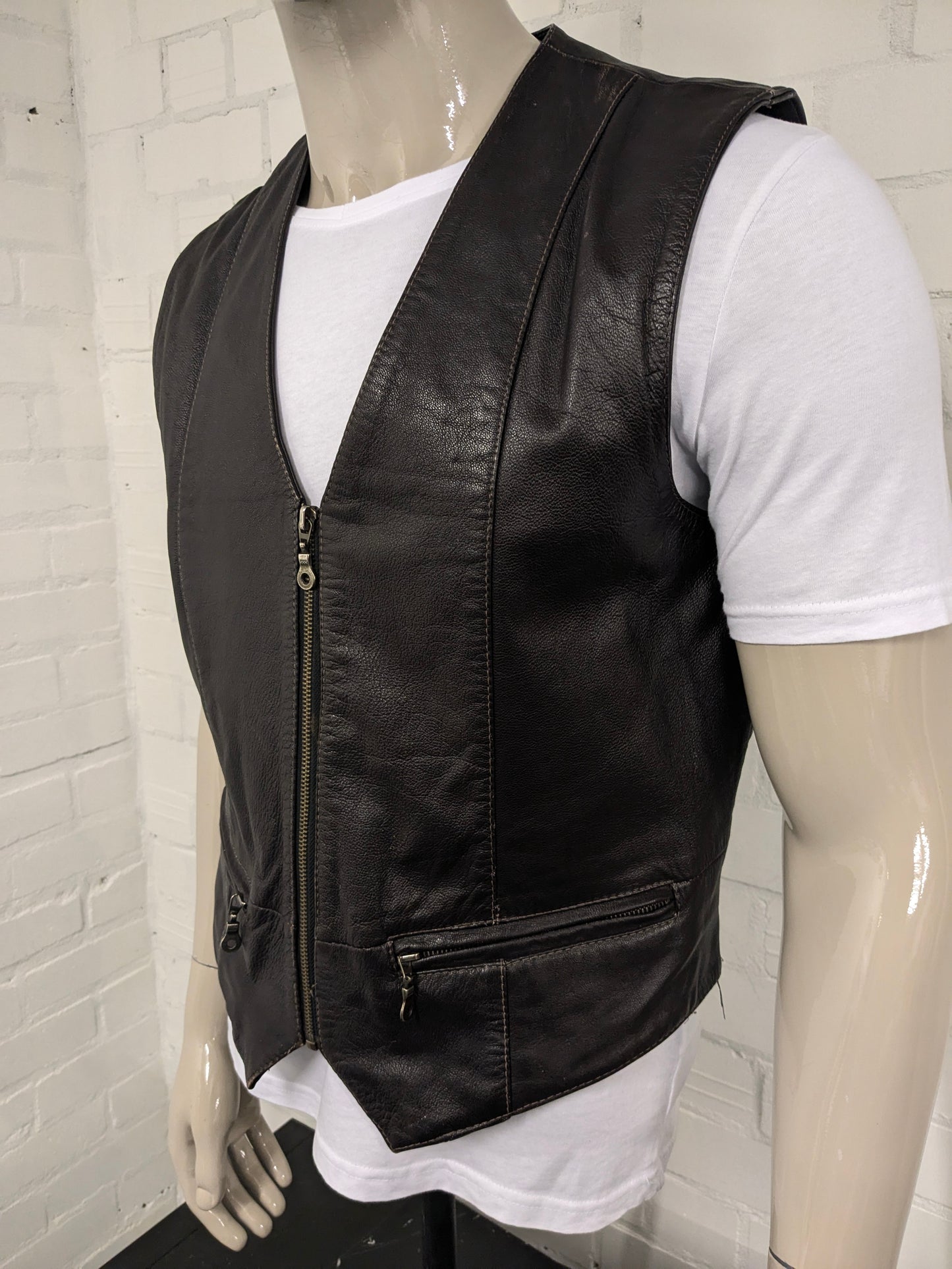 Chaleco vintage de cuero Berto Lucci con cremallera con cremallera. Color marrón oscuro. Tamaño L.