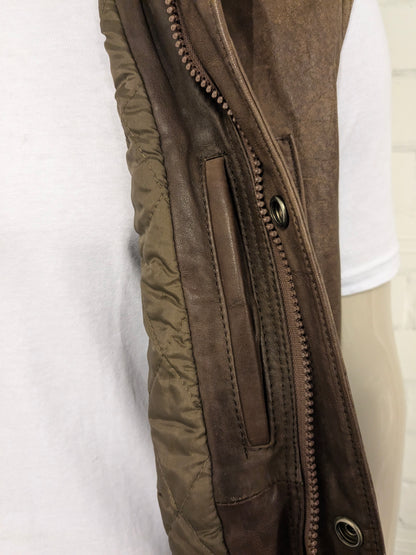 Chaussure de corps à double version en cuir vintage avec double fermeture et 1 poche intérieure. De couleur marron.  Taille xl.