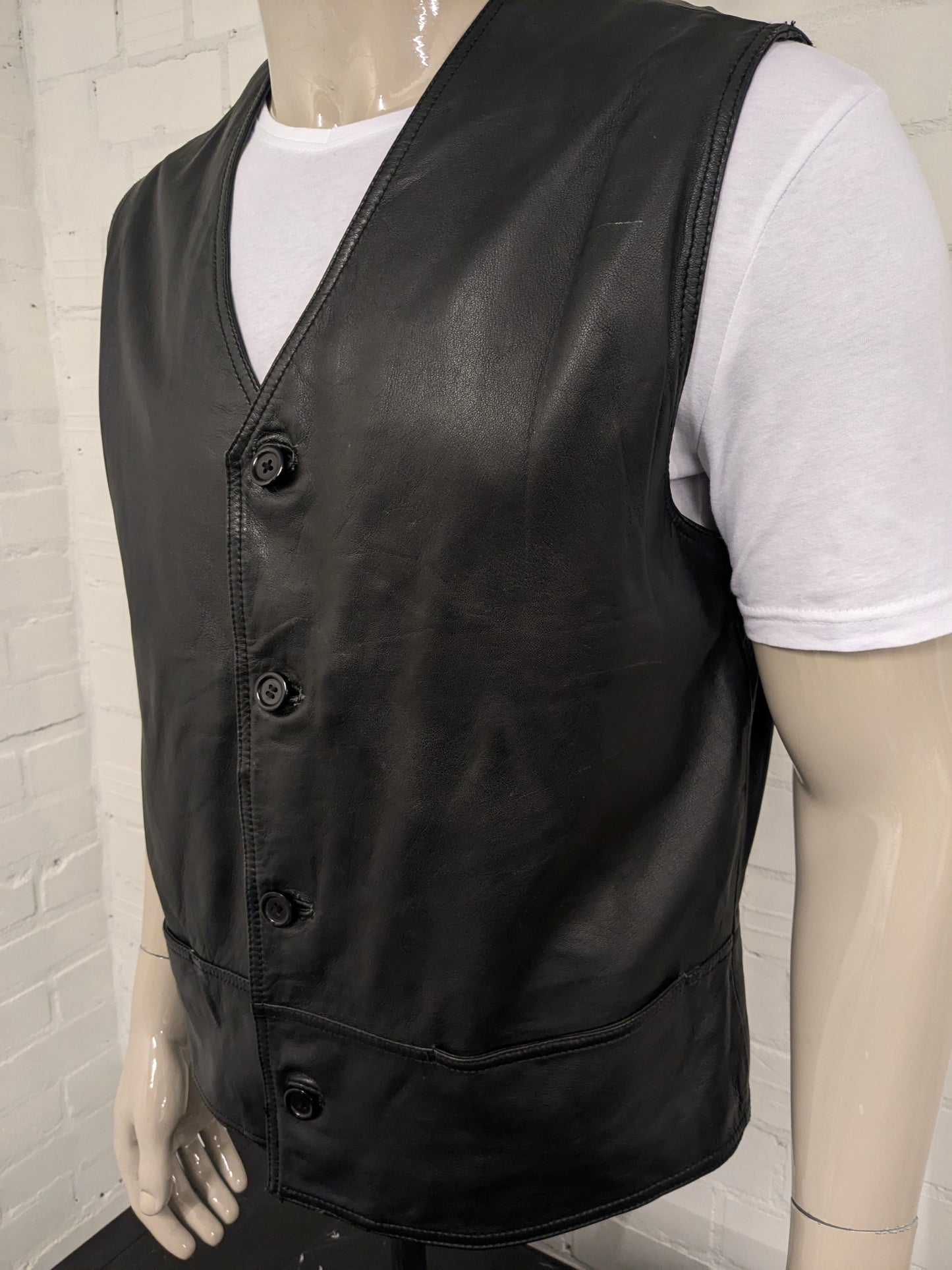 Chaleco de cuero de doble llagación vintage. Color negro. Tamaño xl.
