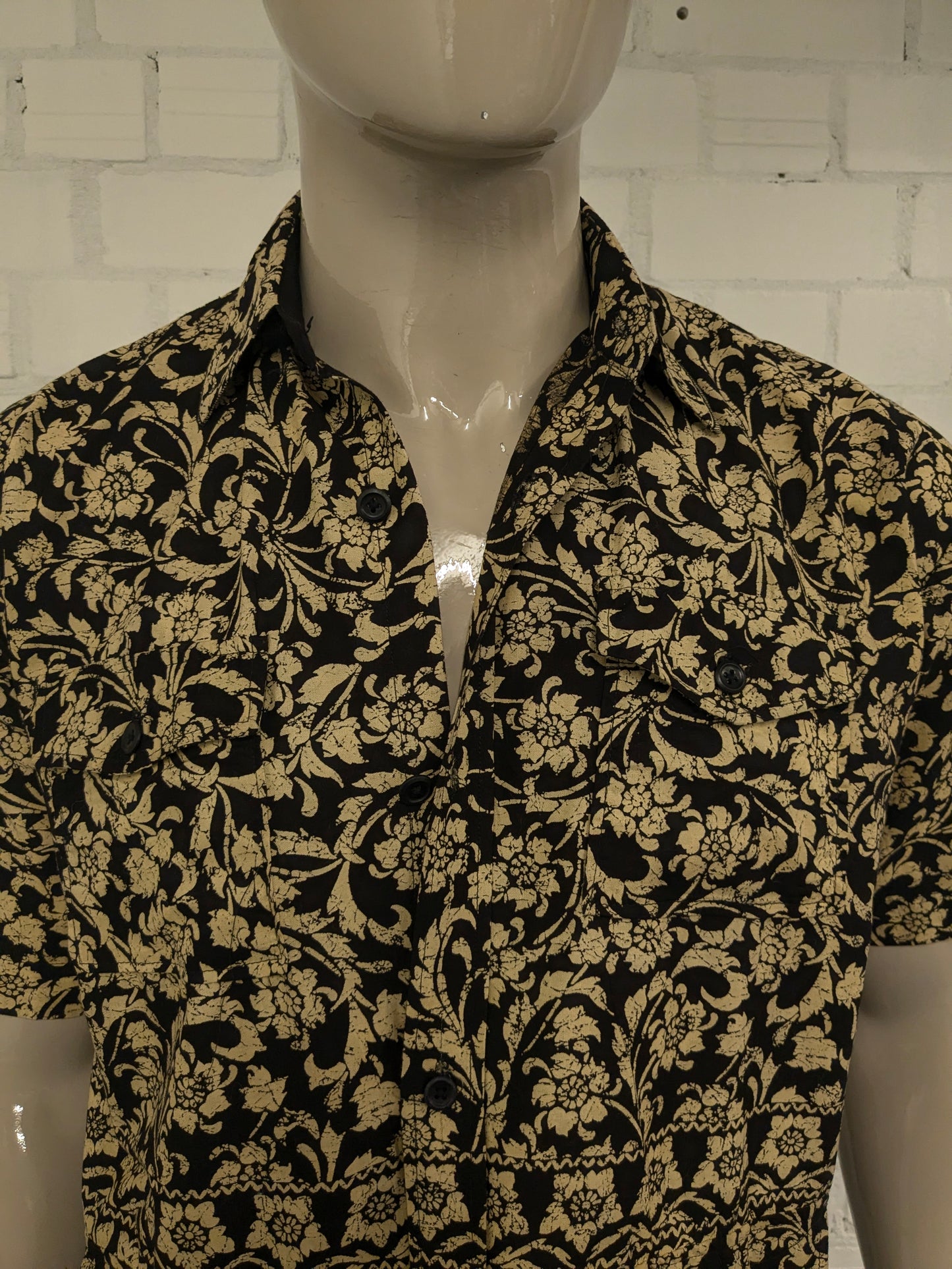Vintage Hawaii overhemd korte mouw. Beige Bruine bloemen print. Maat L.