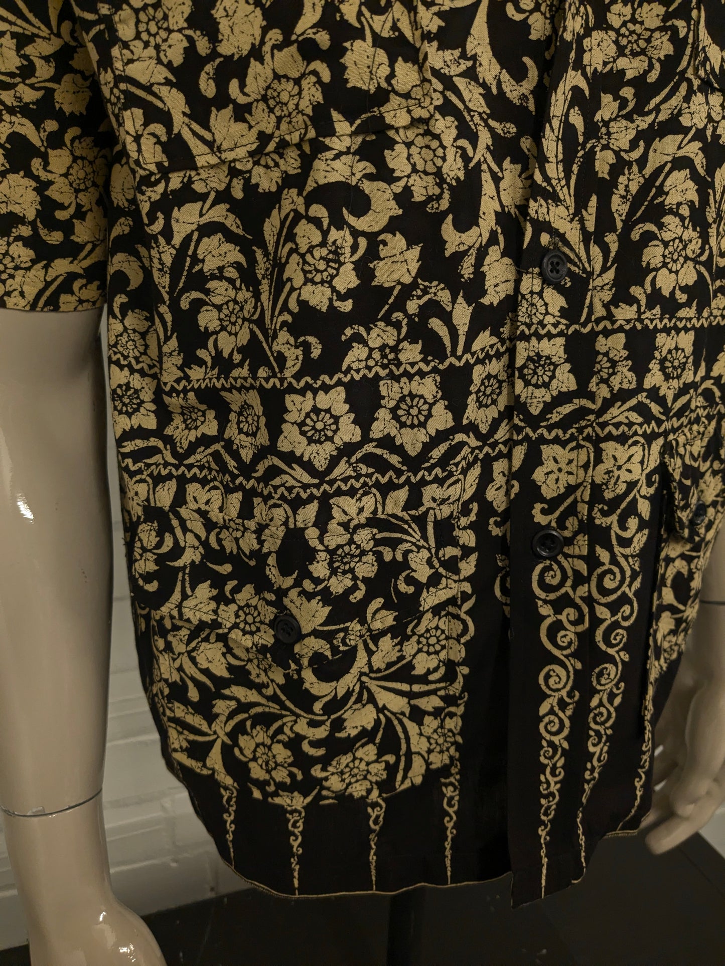 Vintage Hawaii overhemd korte mouw. Beige Bruine bloemen print. Maat L.