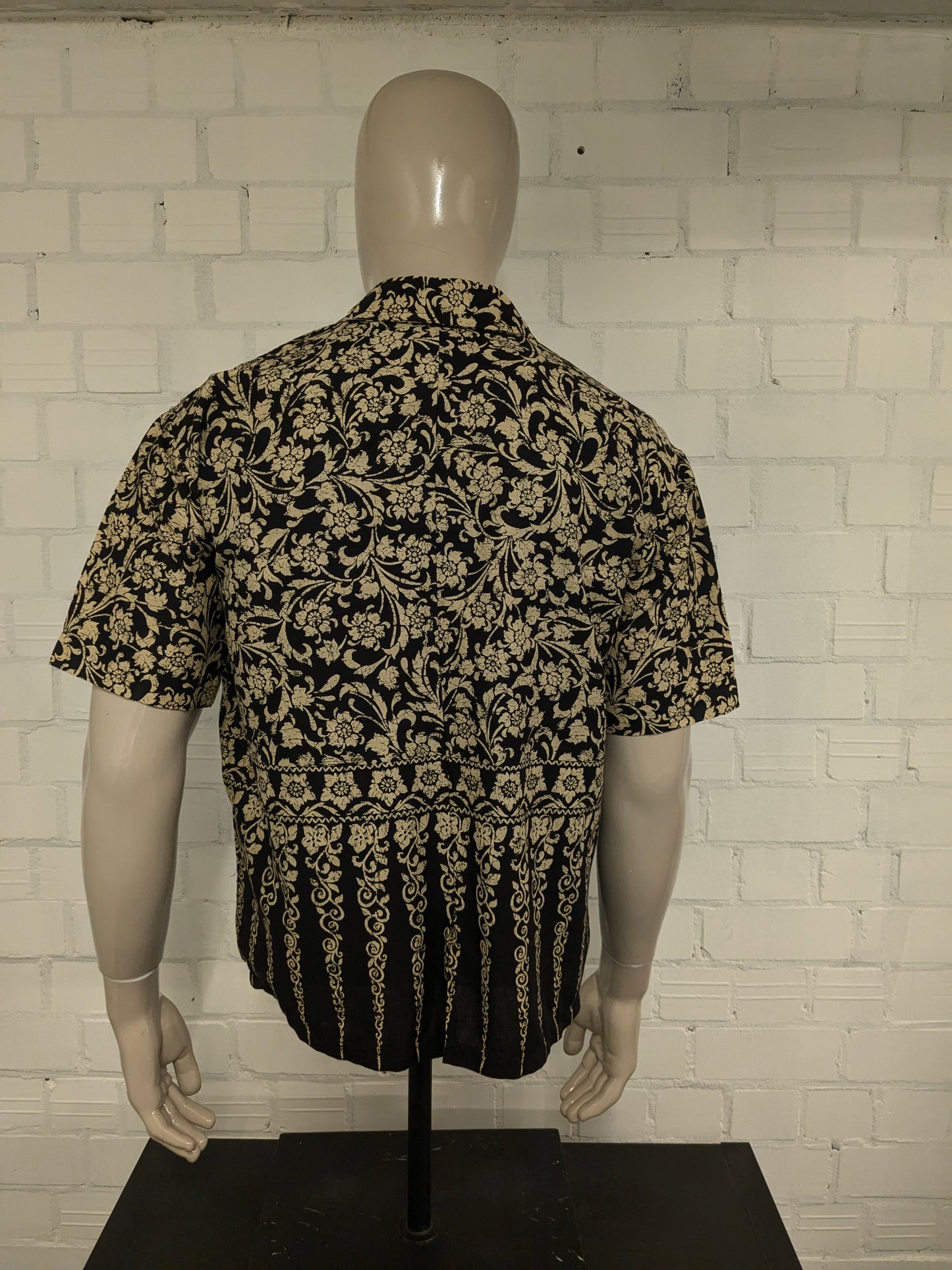 Vintage Hawaii overhemd korte mouw. Beige Bruine bloemen print. Maat L.