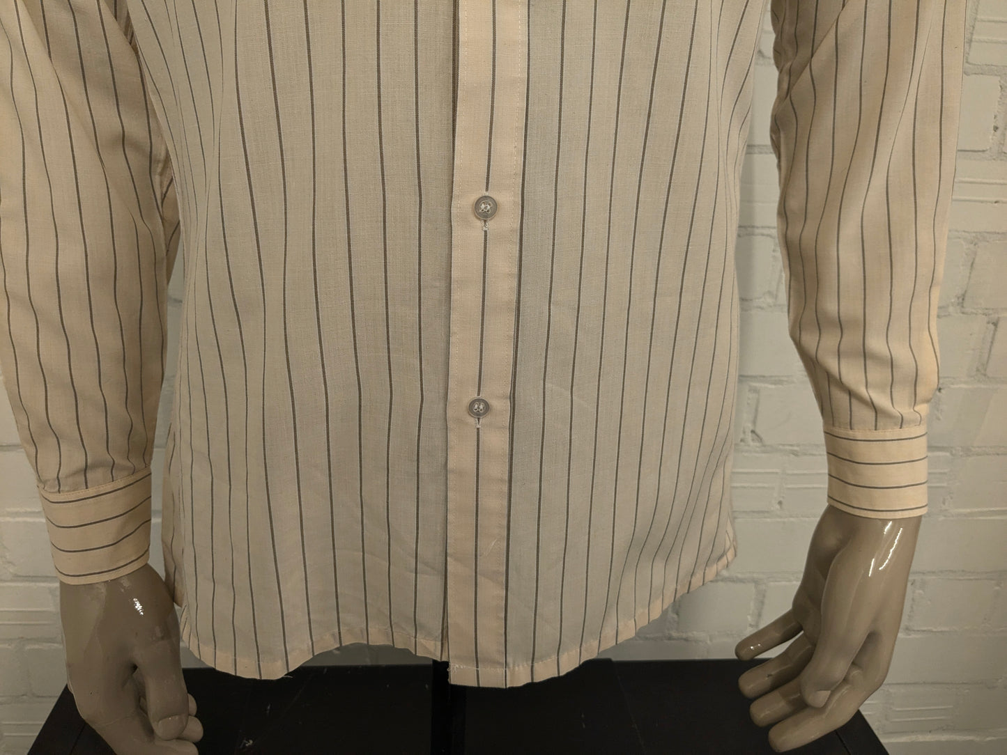 Vintage 70er Jahre Chic Shirt. Gelbgrau gestreift. Größe M.