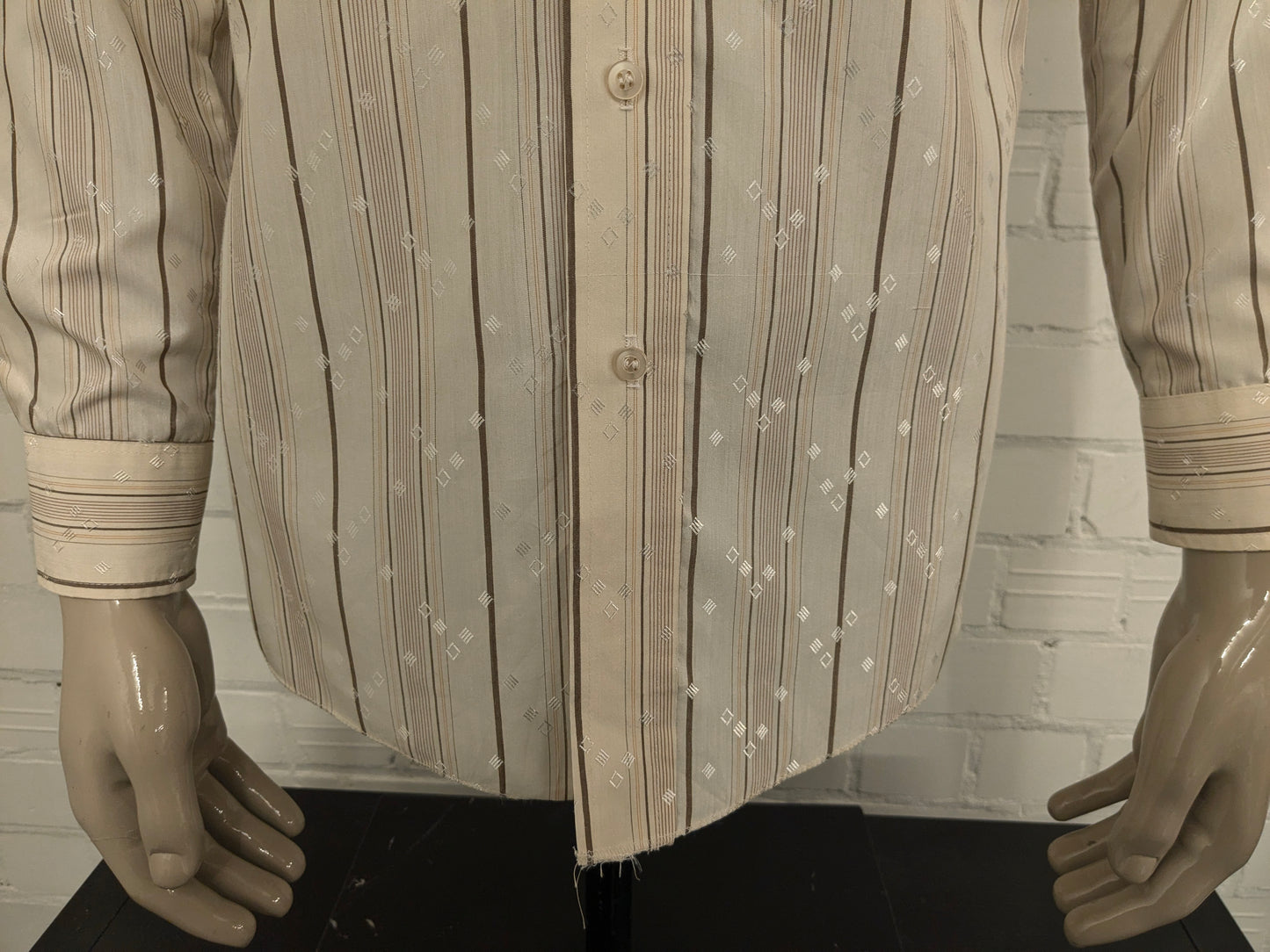 Vintage 70er -Gloweave -Hemd mit Punktkragen. Beige Brown gestreift. Größe M.