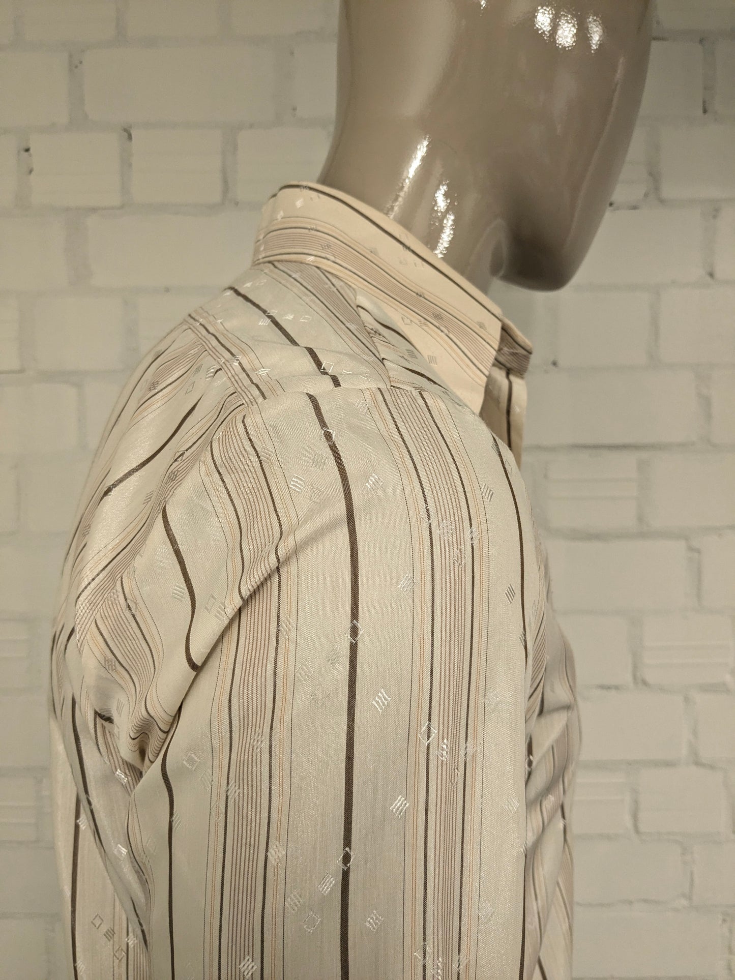 Vintage 70er -Gloweave -Hemd mit Punktkragen. Beige Brown gestreift. Größe M.