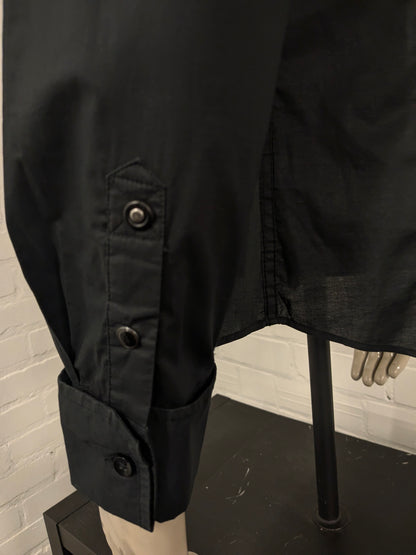 G-Star Raw shirt with a pleated front. Black colored. Size L.