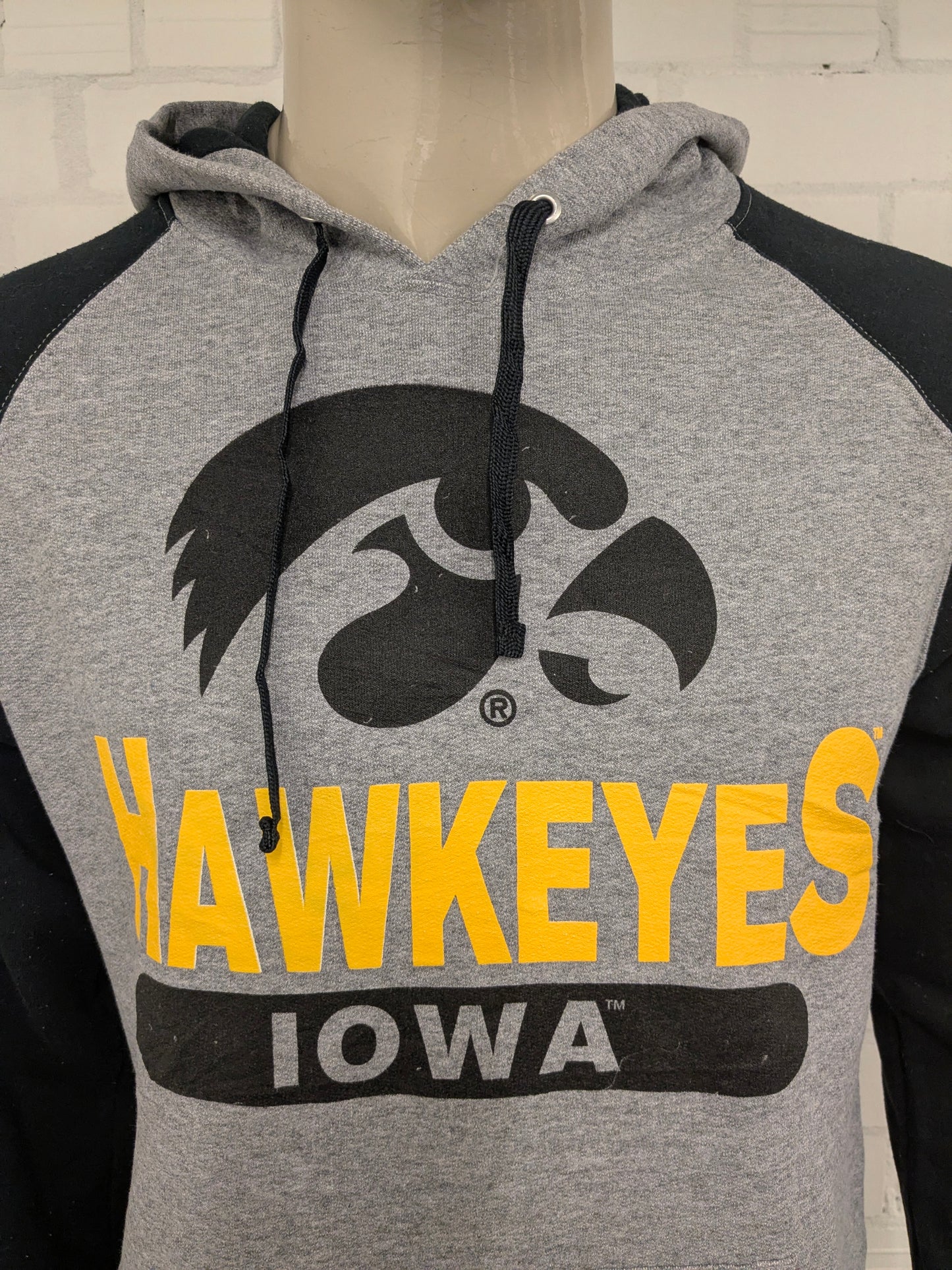 Hawkeyes Iowa Hoodie. Gray black with print. Size L.
