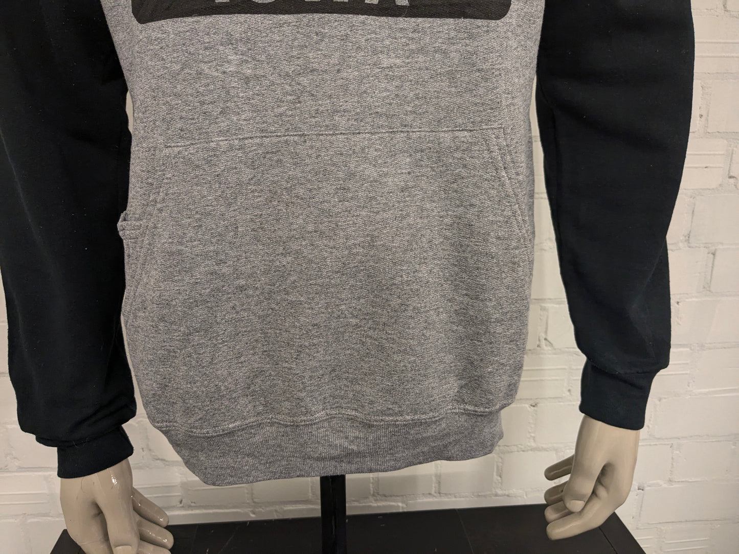 Hawkeyes Iowa Hoodie. Gray black with print. Size L.