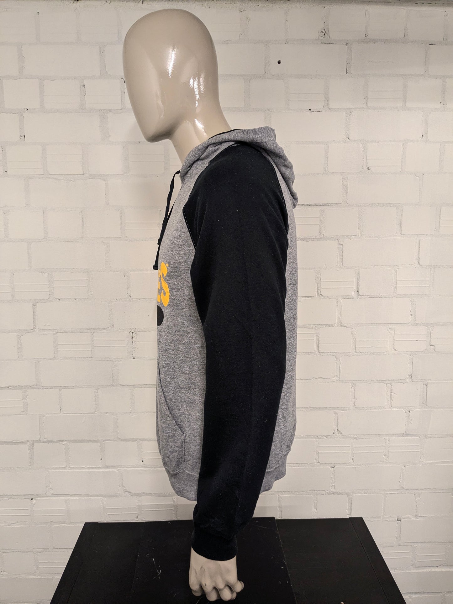 Hawkeyes Iowa Hoodie. Gray black with print. Size L.