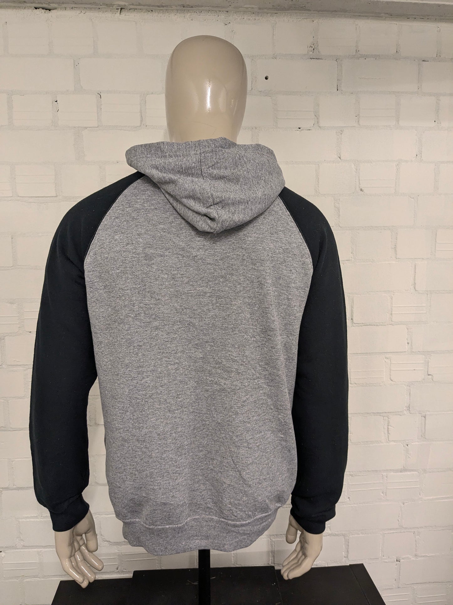 Hawkeyes Iowa Hoodie. Gray black with print. Size L.