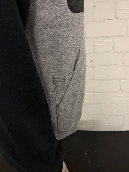 Hawkeyes Iowa Hoodie. Gray black with print. Size L.