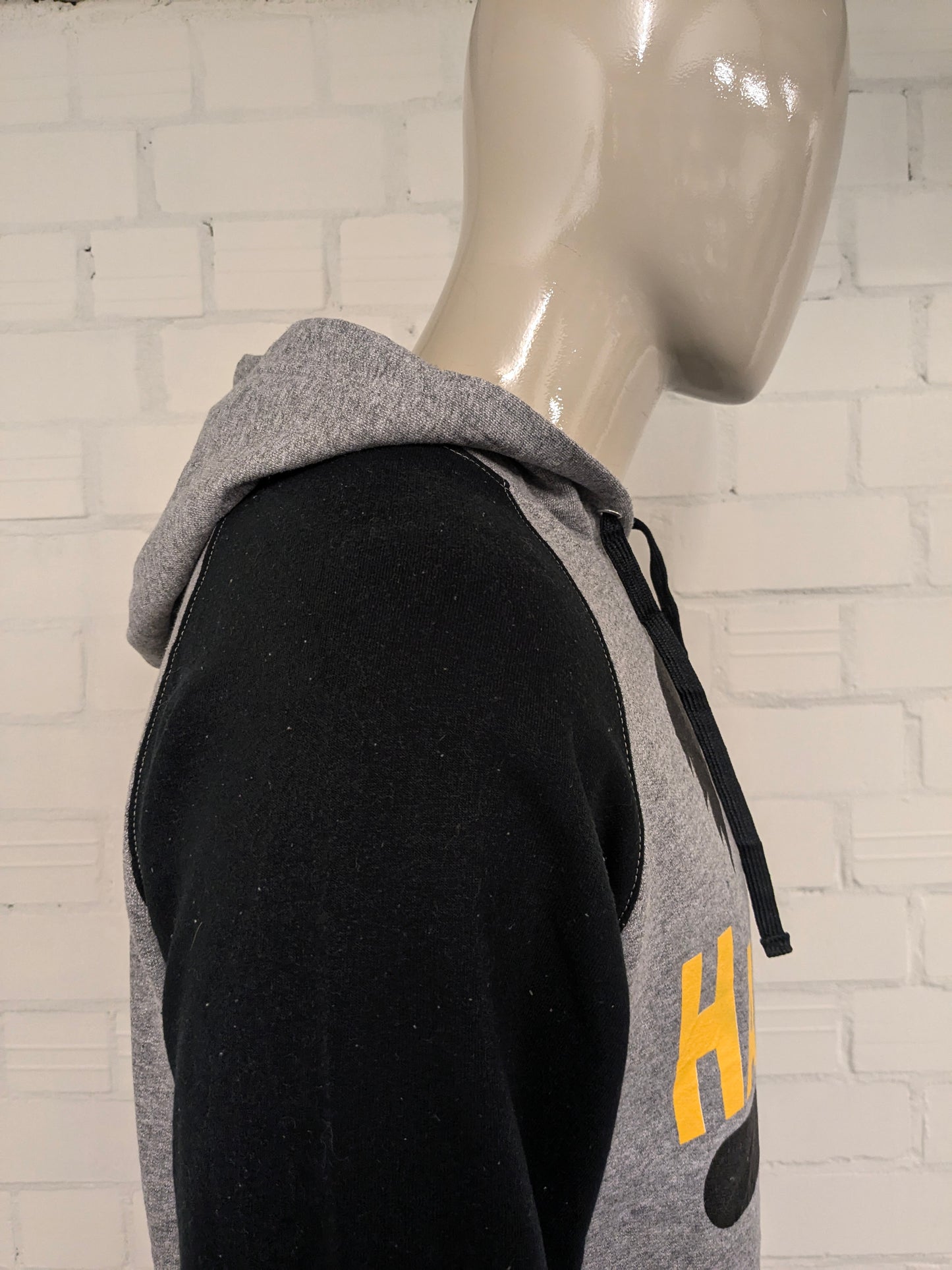 Hawkeyes Iowa Hoodie. Gray black with print. Size L.