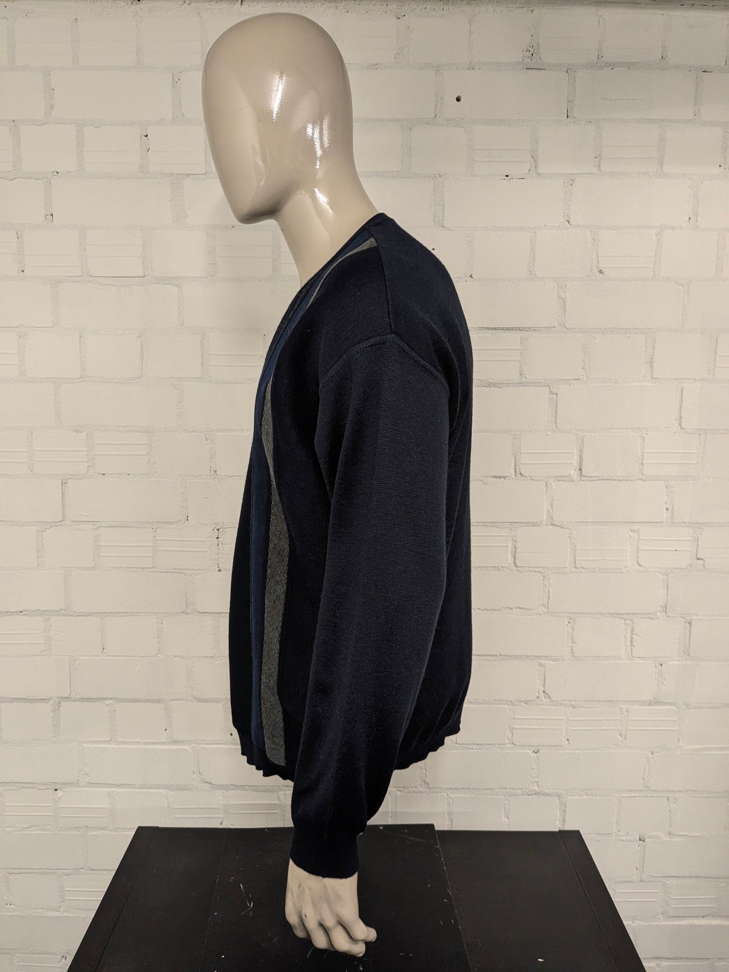 Suéter vintage Alver con cuello en V. Color azul oscuro. Tamaño xl.