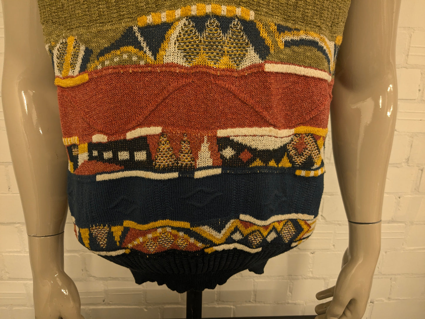 Vintage Monello Spencer with V-neck. Green blue yellow red colored. Size XL.