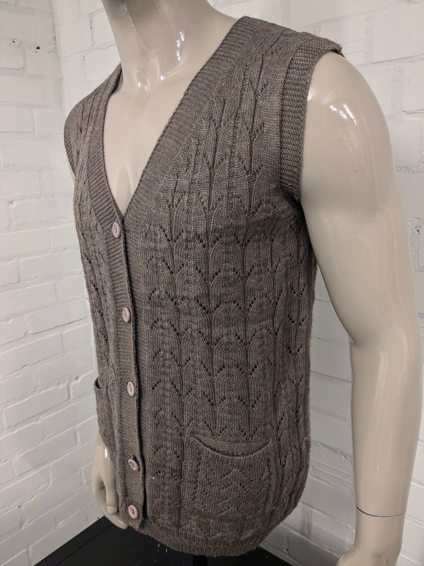 Vintage gehaakt gilet / spencer / vest. Bruin gemêleerd. Maat L.