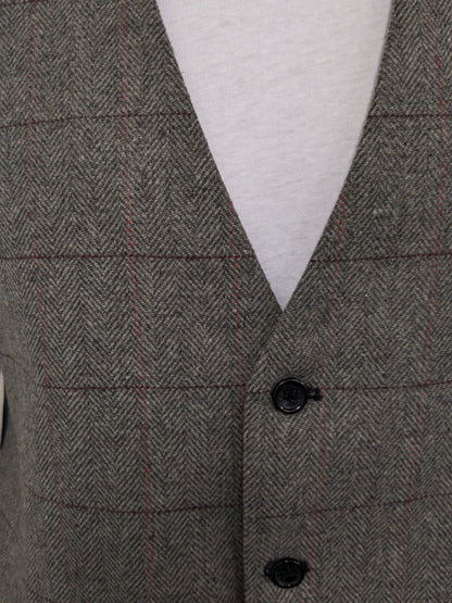 Marc Darcy Gilet. Gray red checked. Size M.