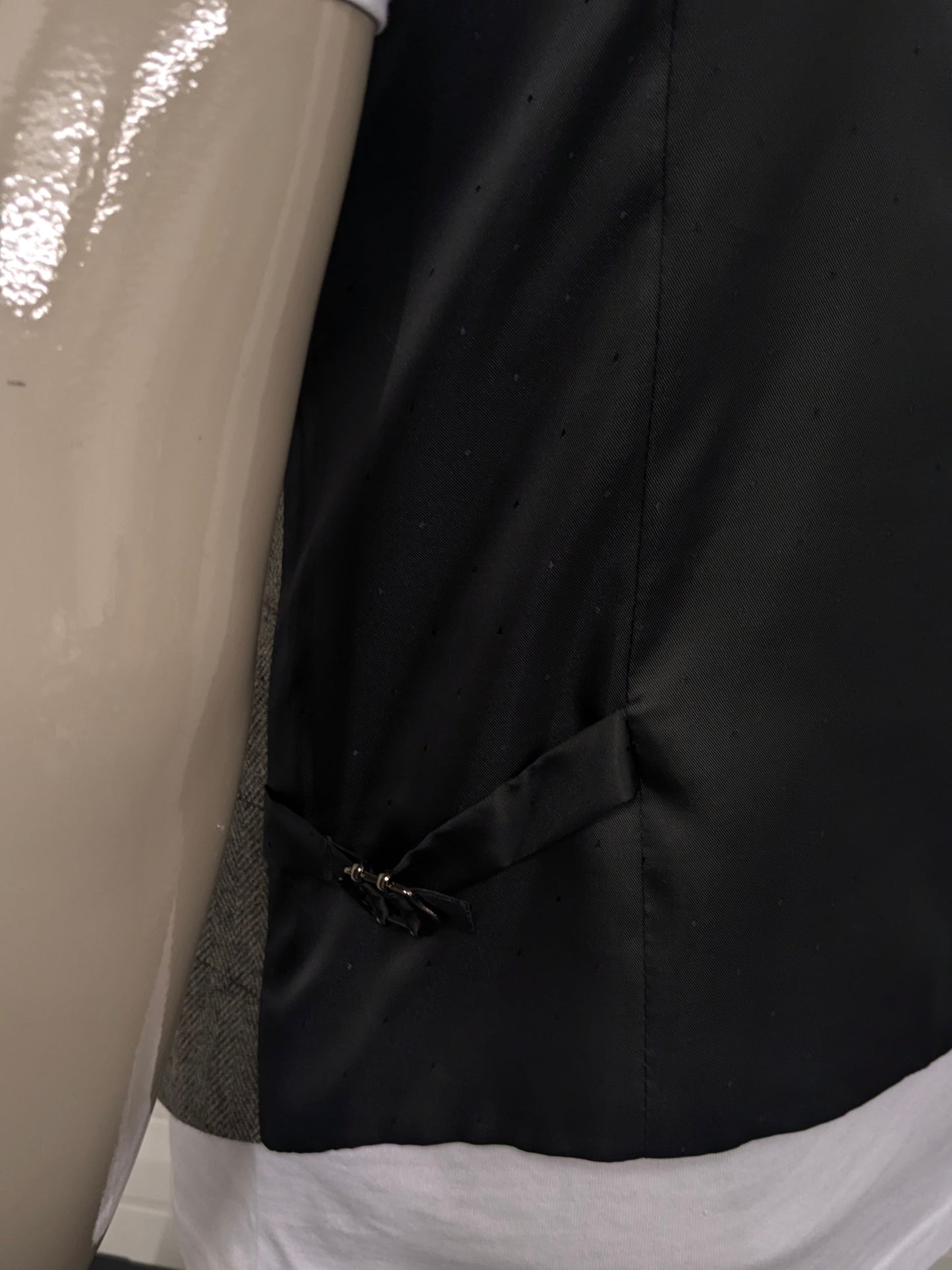 Marc Darcy Gilet. Gray red checked. Size M.