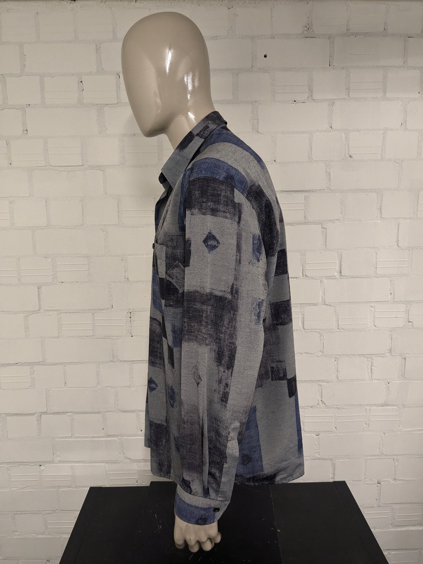 Vintage 80-90's club d'Amingo shirt. Gray blue black print. Size 2XL / XXL.