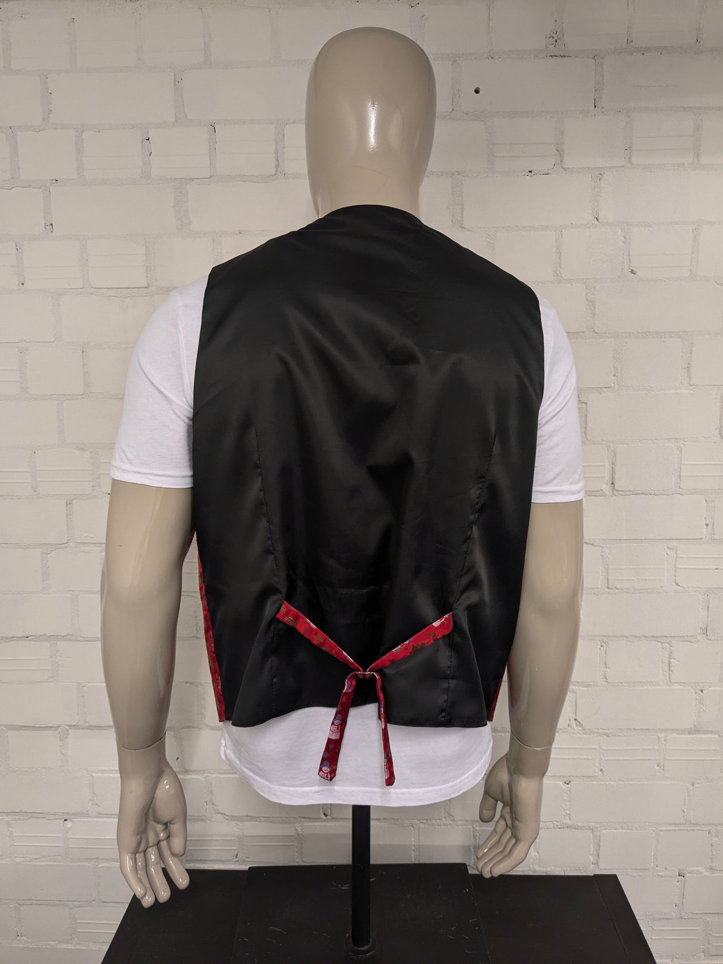 Hisdern "Christmas / Santa Claus" waistcoat. Red green Christmas print. Size XL.