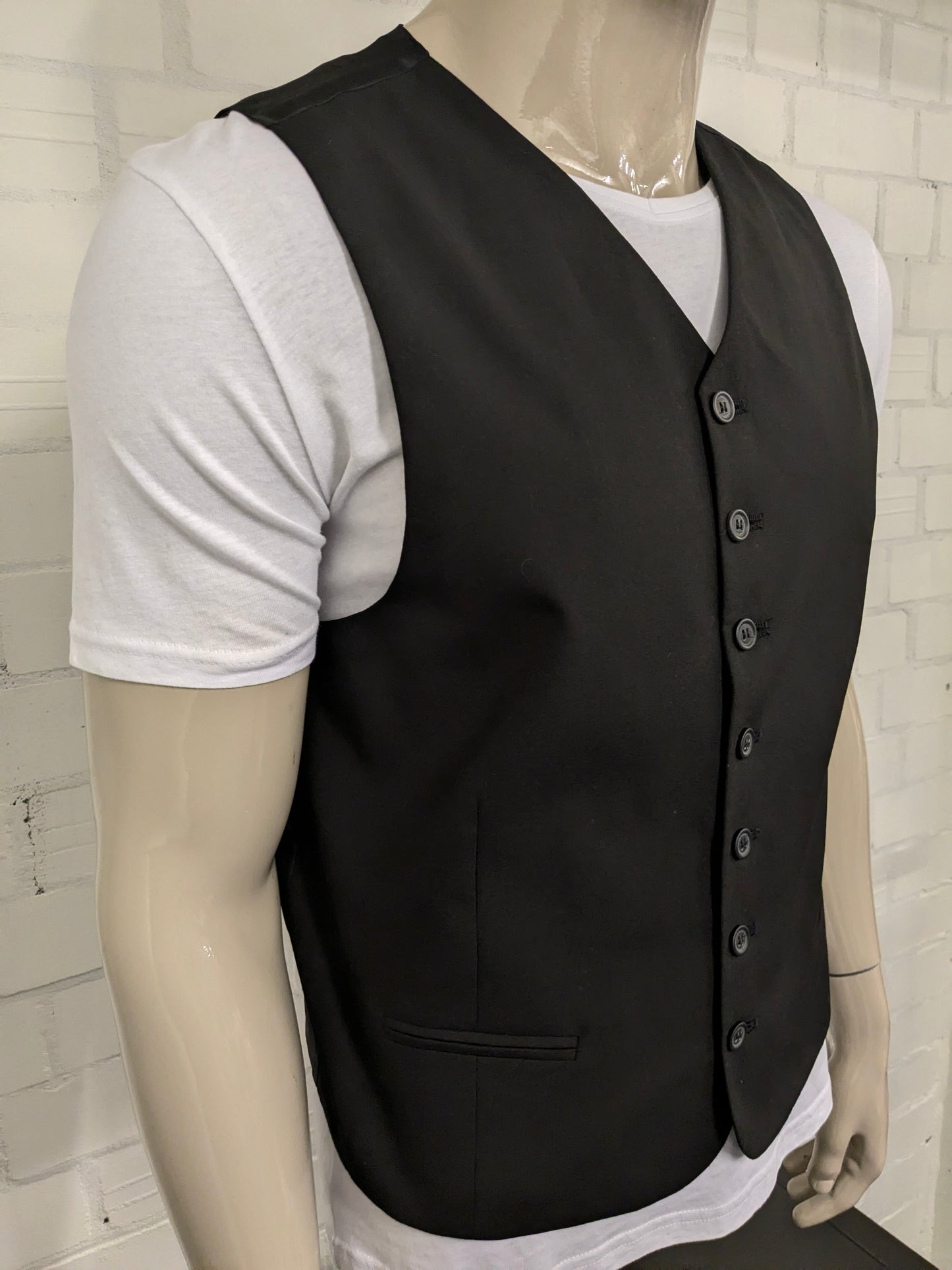 Gilet. Zwart gekleurd. Maat M.