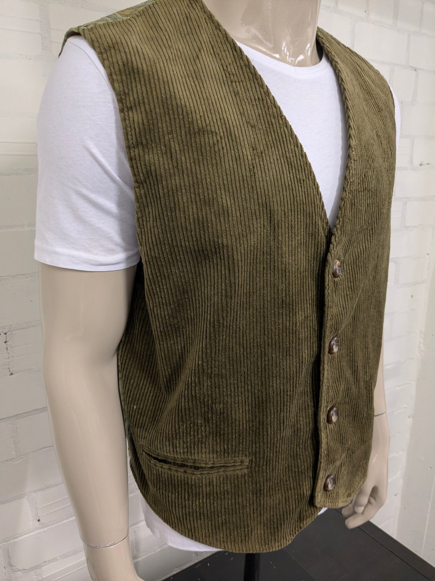 Healey Rib Wistcoat. Color verde oscuro. Tamaño xl.